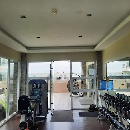 Condo With Direct Access To Shopping Mall In Bacolod City Exterior photo