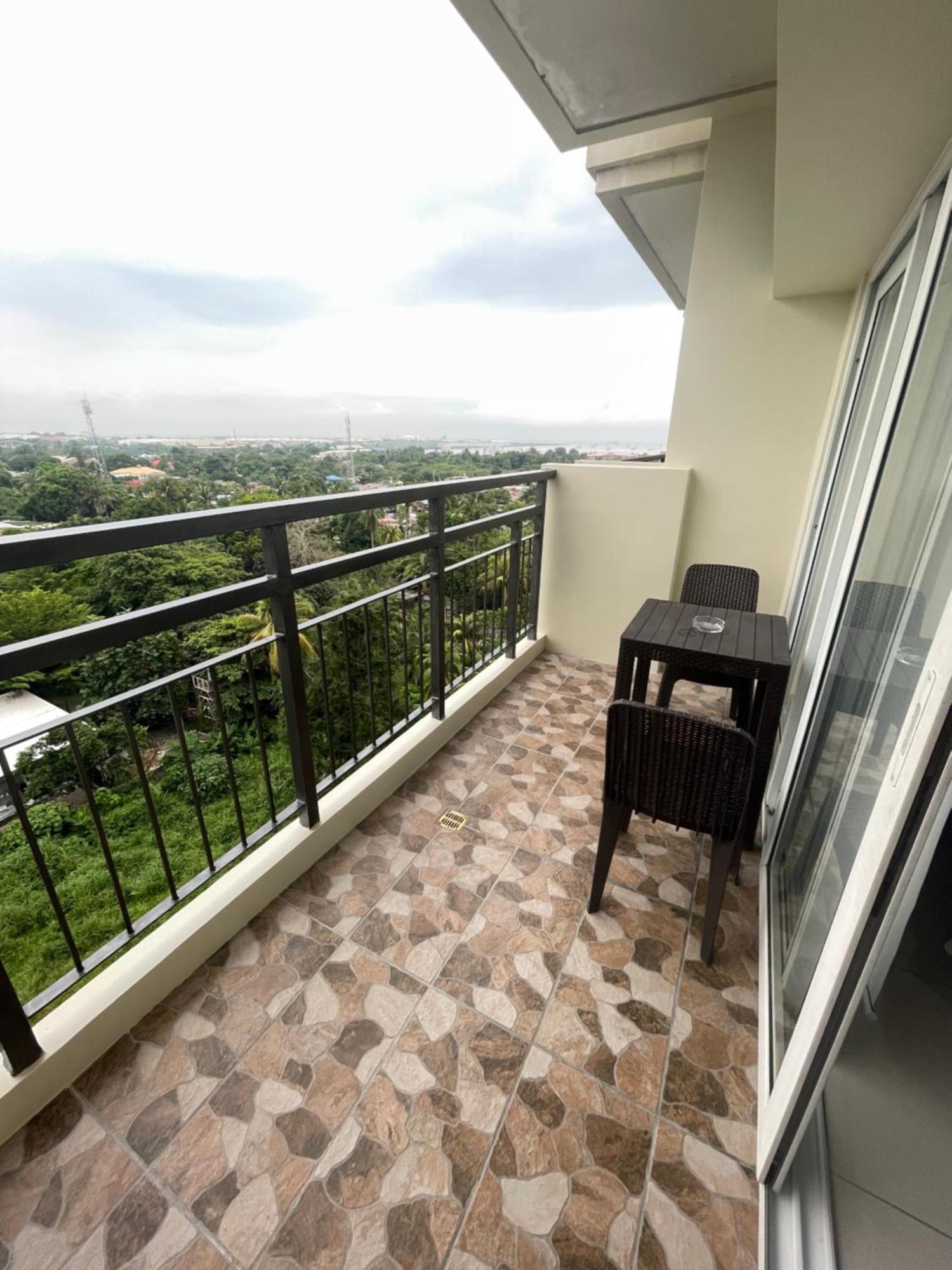 Apartment With Direct Access To Shopping Mall In *
